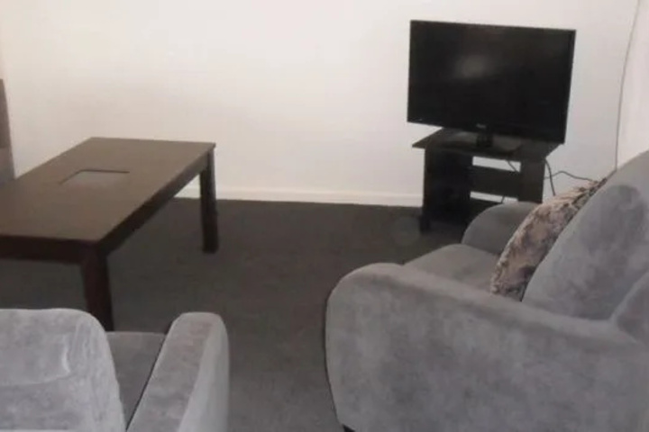 Room 6 of 16