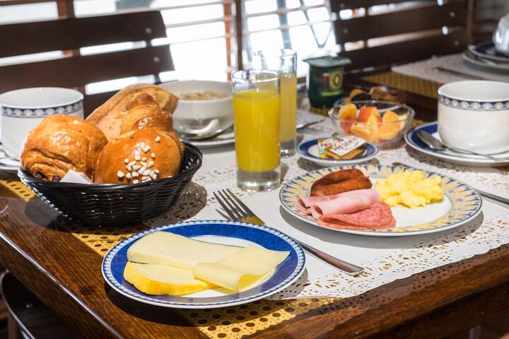 Breakfast/Coffee Service 27 of 41