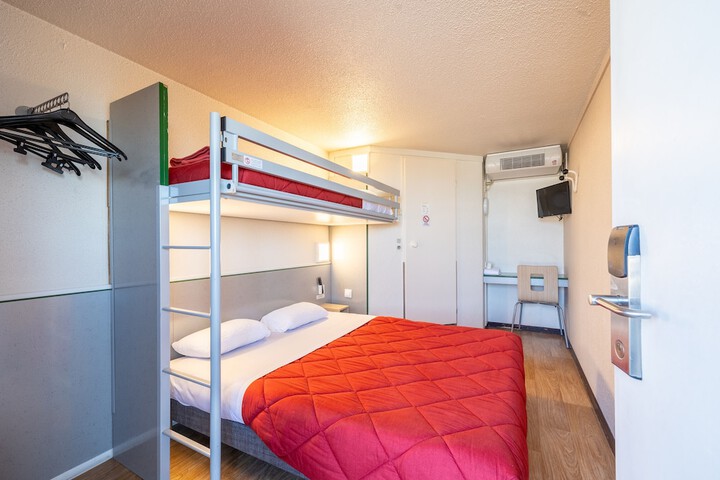 Room 12 of 31