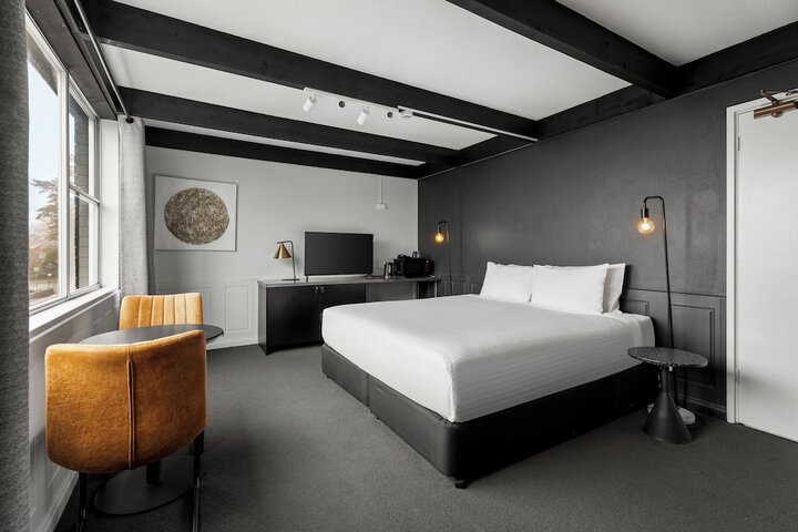 Room 5 of 43