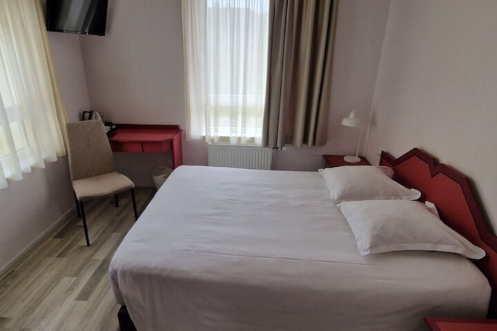 Room 75 of 127