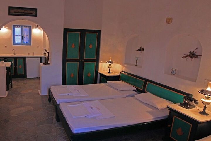 Room 9 of 37