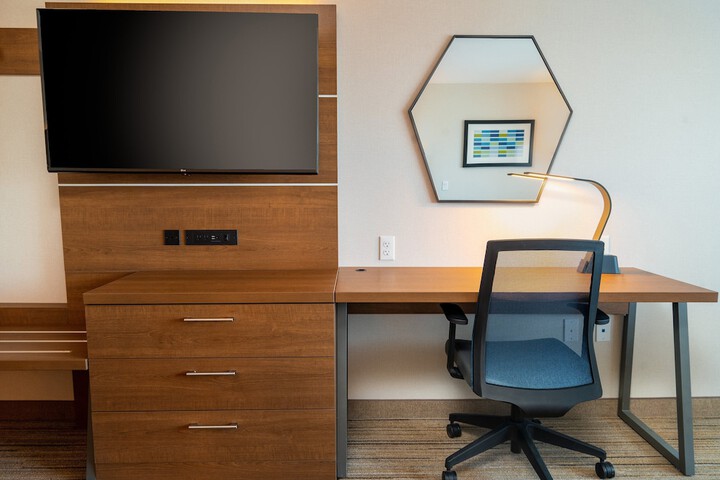 Room 11 of 38