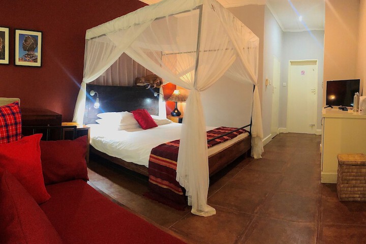 Room 12 of 38