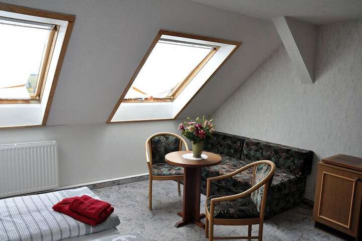 Room 8 of 23