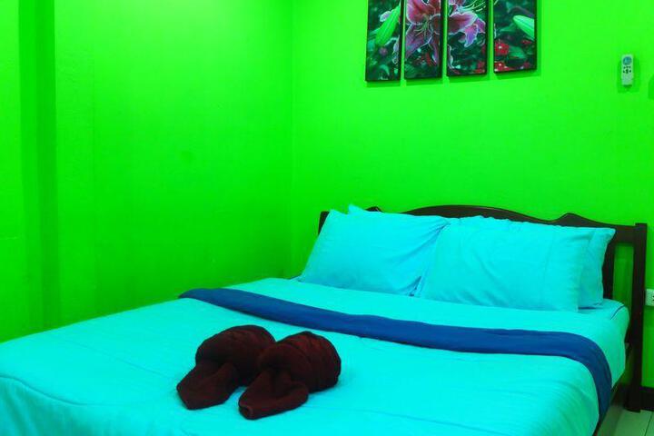 Room 2 of 5