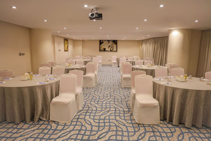 Business Center 42 of 45