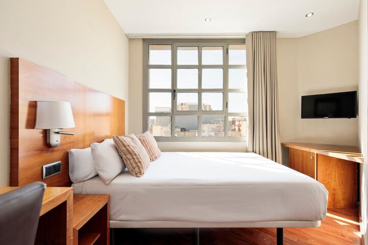 Room 27 of 60