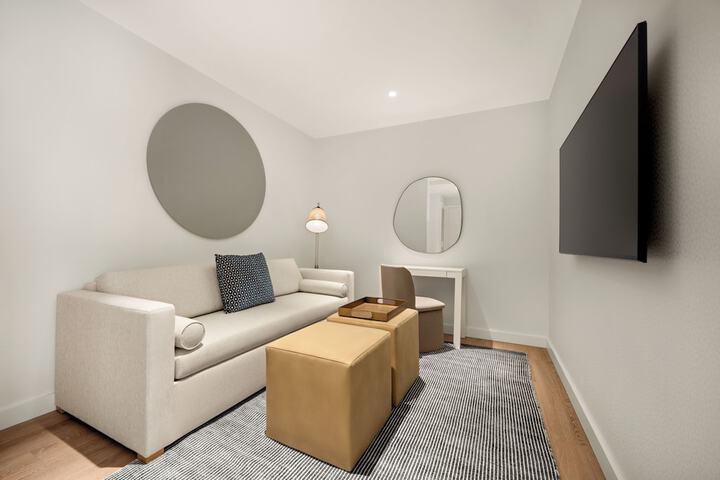 Room 35 of 53