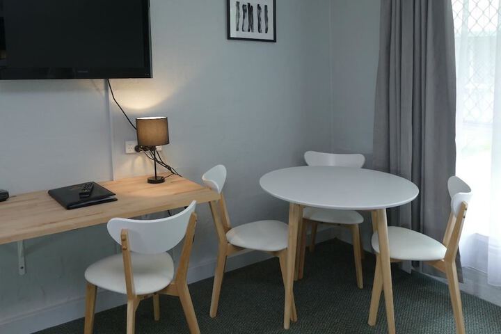 Room 32 of 75