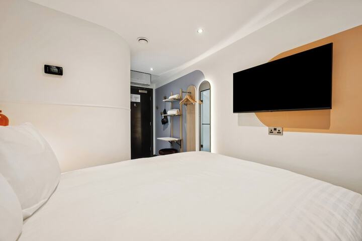 Room 14 of 47