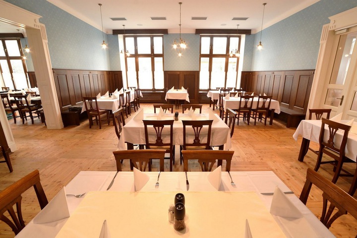 Dining 21 of 25