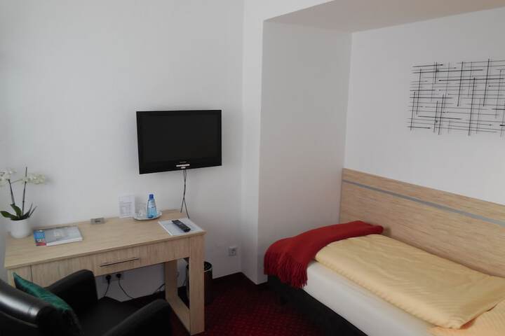 Room 14 of 38