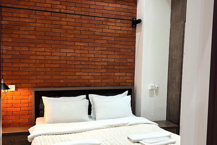 Room 2 of 58