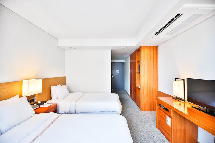 Room 29 of 69