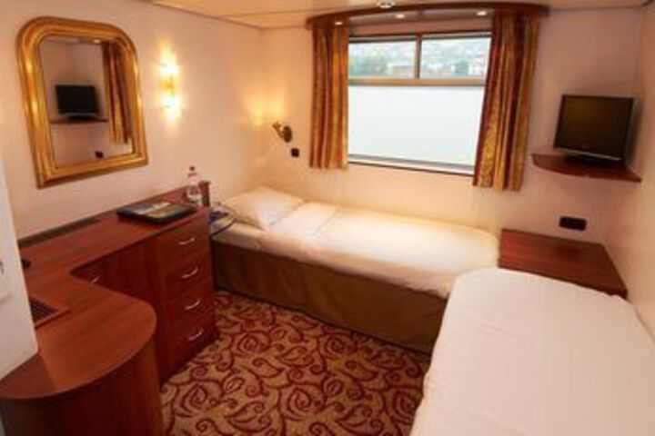 Room 10 of 52