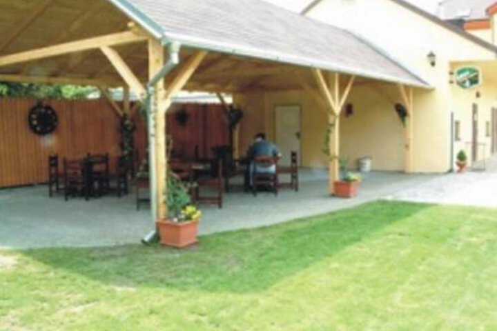 Hotel Dermot