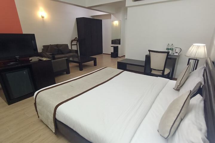 Room 14 of 39