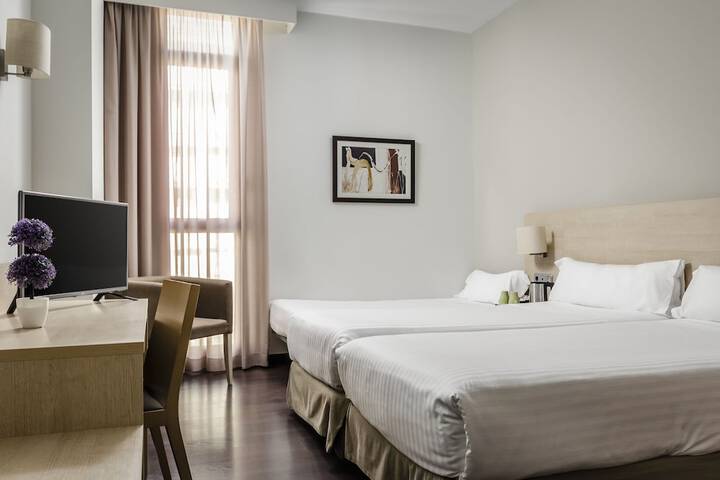 Room 14 of 40