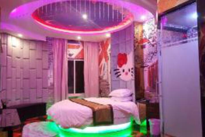 Room 12 of 14