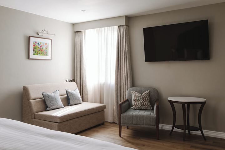 Room 48 of 146