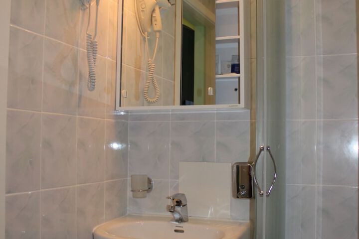 Room 45 of 108