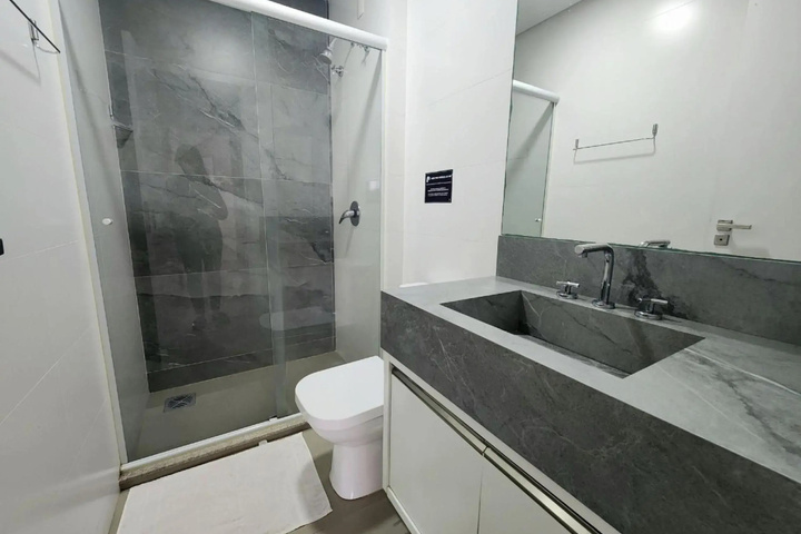 Room 7 of 20