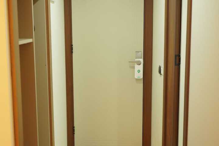 Room 42 of 71
