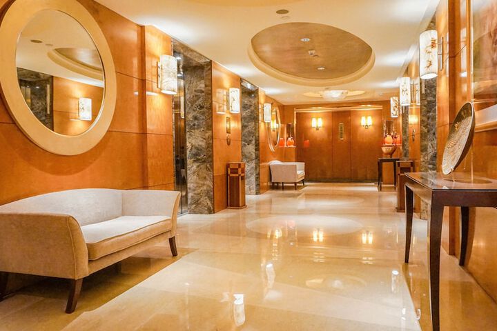 Ballroom/Hall 70 of 92