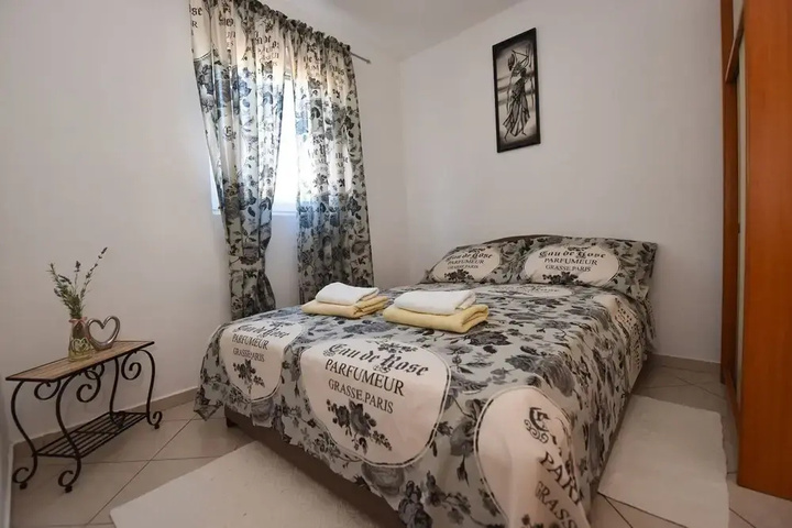Room 2 of 12