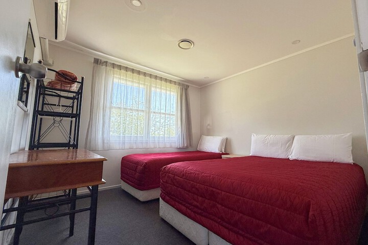 Room 28 of 92