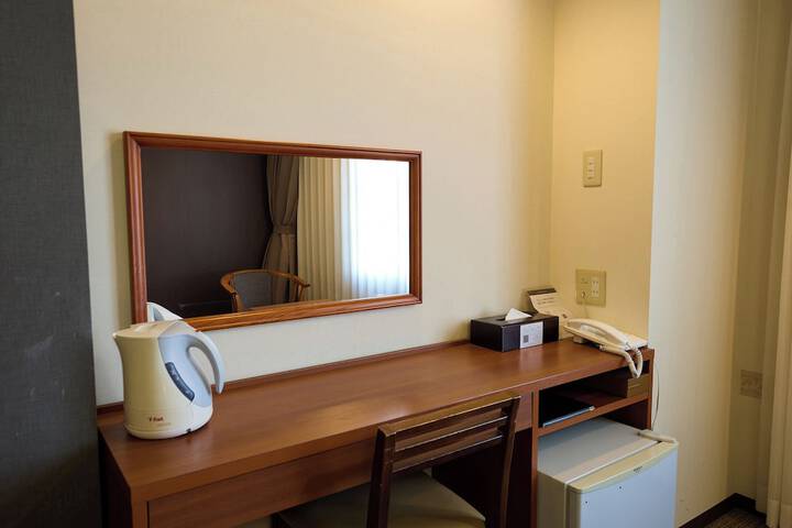 Room 17 of 152