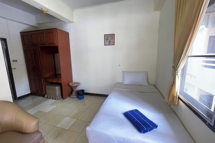 Room 8 of 58