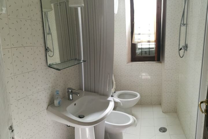 Room 32 of 57
