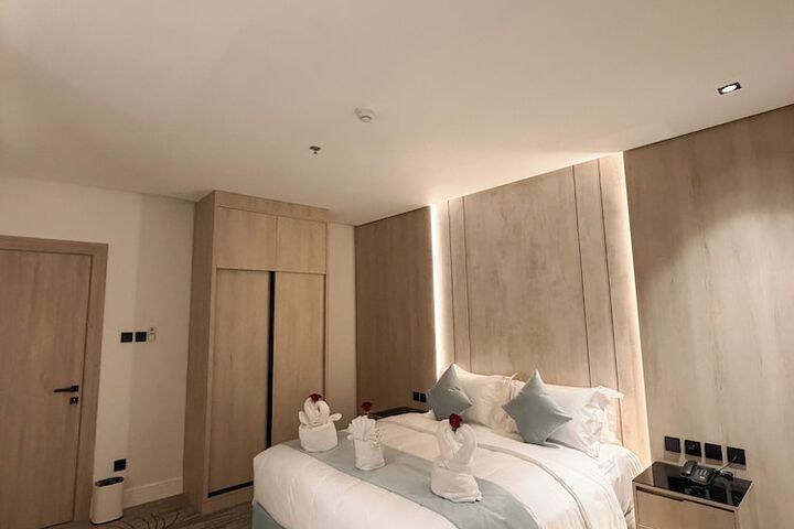 Room 27 of 48