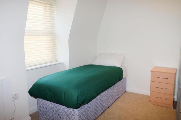 Room 9 of 10