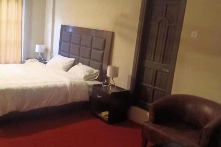 Room 17 of 25