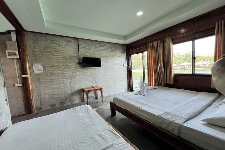Room 7 of 87