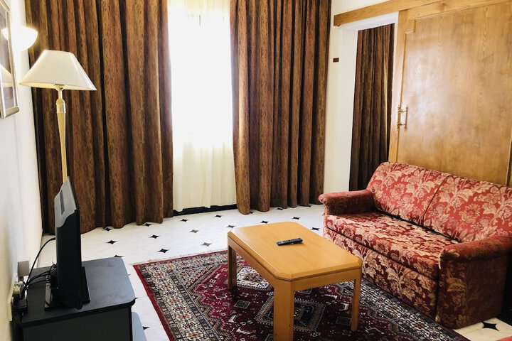 Room 17 of 49