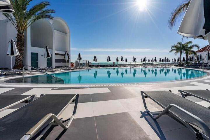 Pool 83 of 201