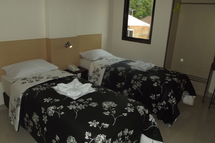 Room 8 of 24