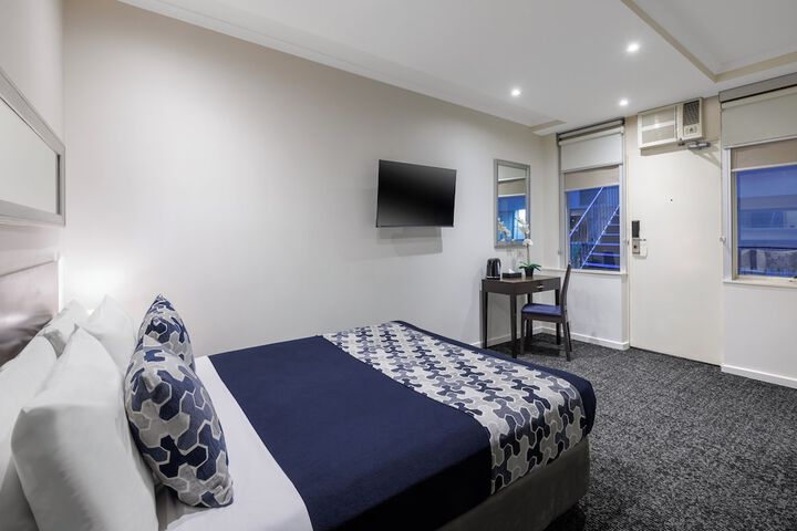 Room 9 of 47