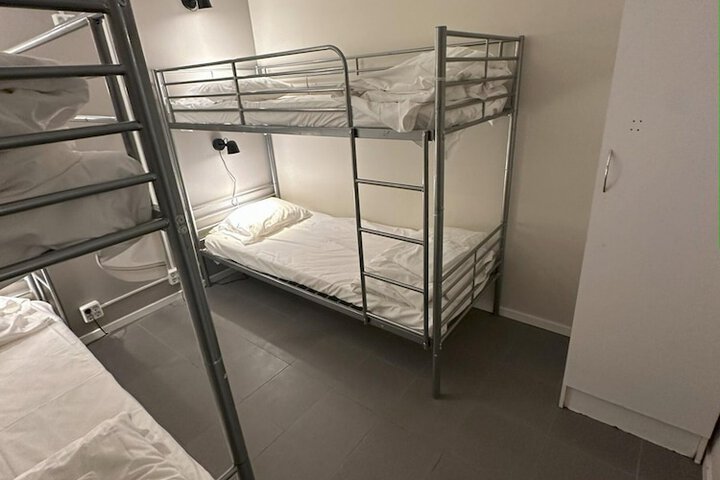 Room 46 of 82