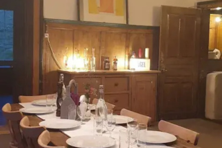 Dining 8 of 8