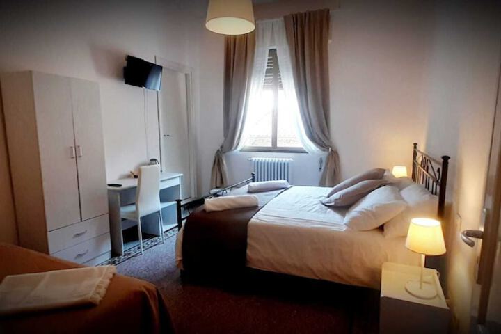 Room 3 of 6