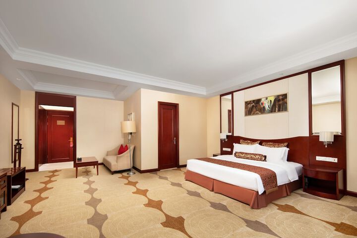 Room 10 of 60