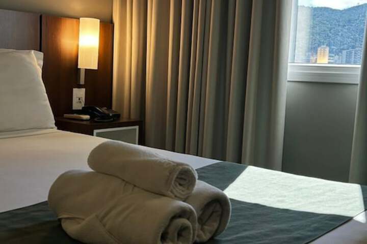 Room 33 of 70