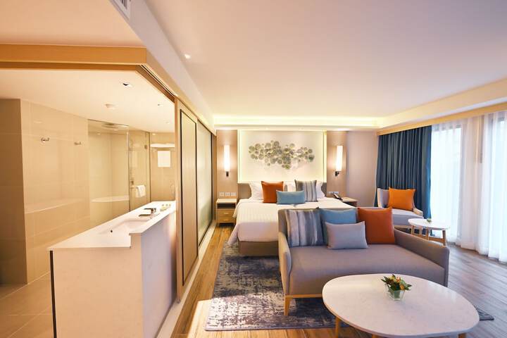 Room 32 of 165