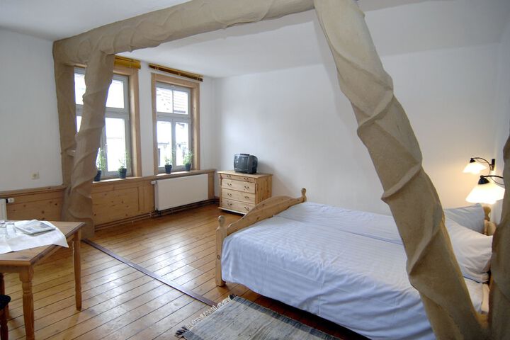 Room 2 of 48