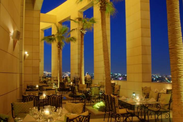 Dining 54 of 58